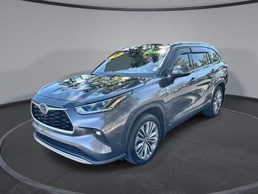 2021 Toyota Highlander Hybrid Platinum