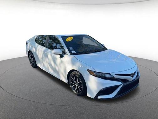 Ice 2023 Toyota Camry SE