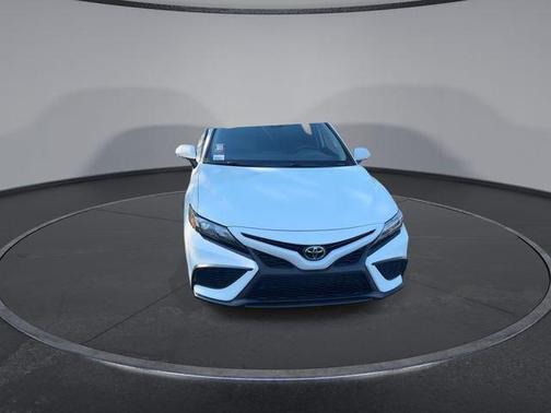 Ice 2023 Toyota Camry SE