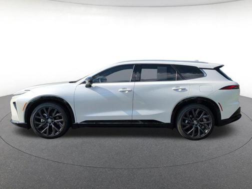 Oxygen White 2025 Toyota Crown Signia LIMITED