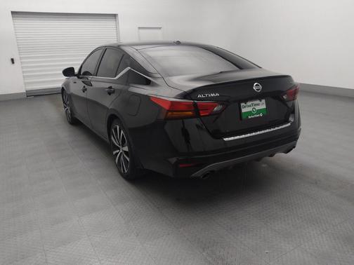 2022 Nissan Altima SR FWD