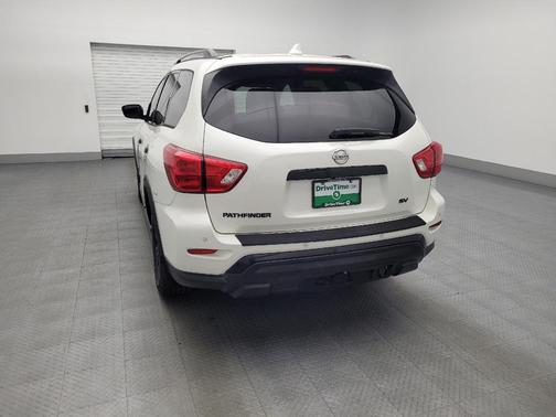 2020 Nissan Pathfinder SV