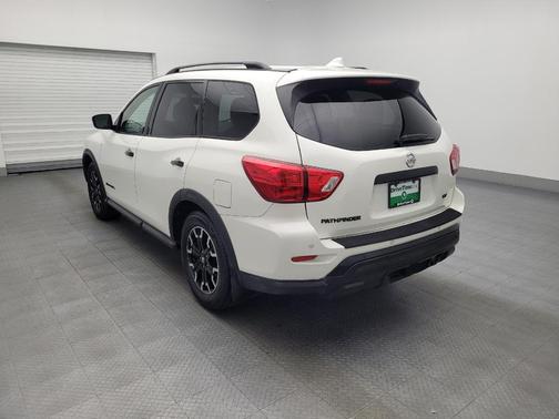 2020 Nissan Pathfinder SV