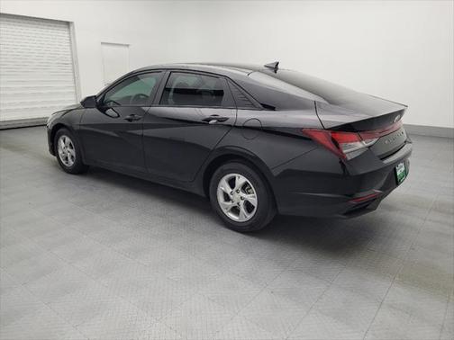 2022 Hyundai ELANTRA SE