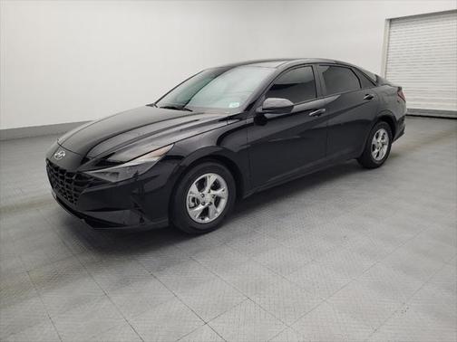 2022 Hyundai ELANTRA SE