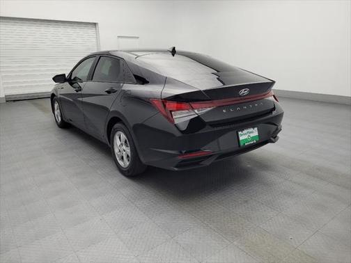 2022 Hyundai ELANTRA SE