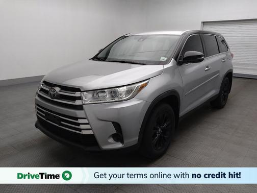 Celestial Silver Metallic 2019 Toyota Highlander LE