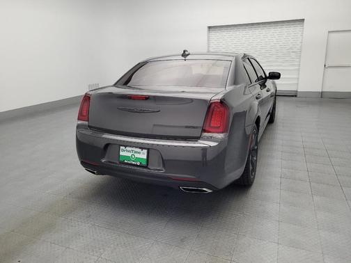 2021 Chrysler 300 Touring