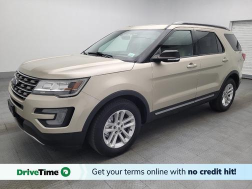 White Gold Metallic 2017 Ford Explorer XLT
