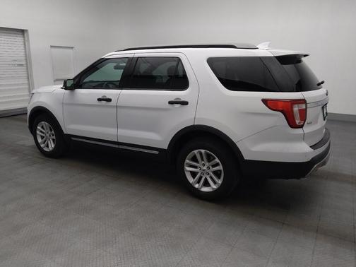 White 2017 Ford Explorer XLT