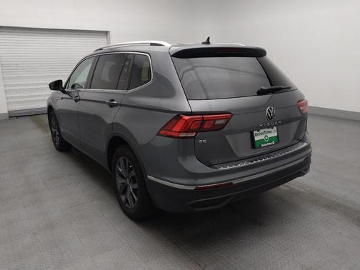 Platinum Gray Metallic 2022 Volkswagen Tiguan 2.0T SE