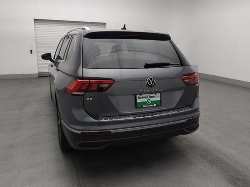 Platinum Gray Metallic 2022 Volkswagen Tiguan 2.0T SE