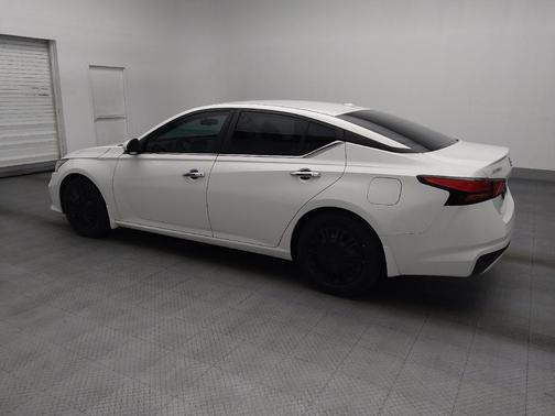 Glacier White 2019 Nissan Altima 2.5 S