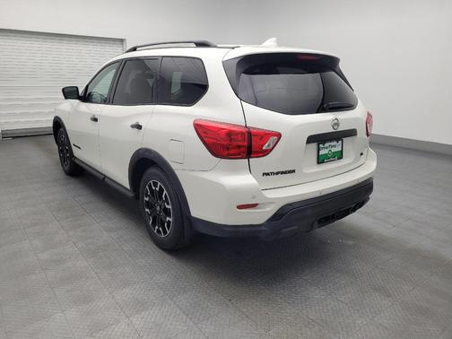 2019 Nissan Pathfinder SL