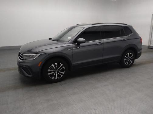Platinum Gray Metallic 2024 Volkswagen Tiguan 2.0T S