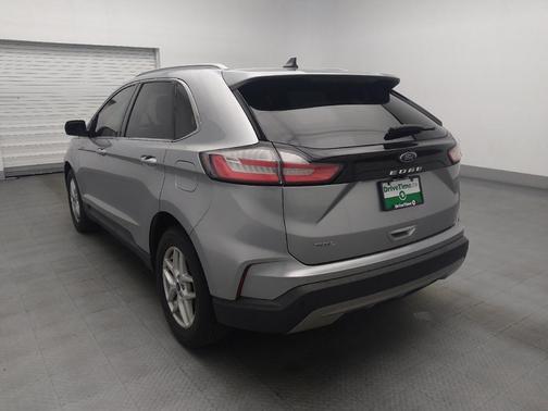 Iconic Silver Metallic 2021 Ford Edge SEL