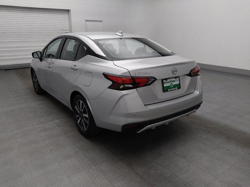 Brilliant Silver Metallic 2025 Nissan Versa 1.6 SV
