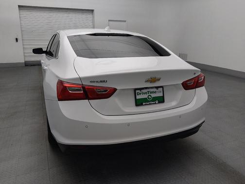 Summit White 2023 Chevrolet Malibu FWD 1LT