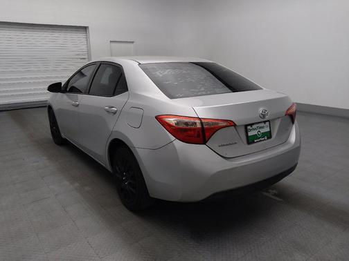 Classic Silver Metallic 2017 Toyota Corolla LE
