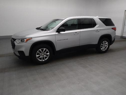 Silver Ice Metallic 2020 Chevrolet Traverse LS