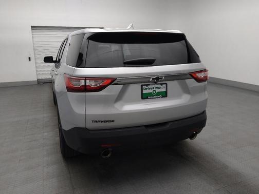 Silver Ice Metallic 2020 Chevrolet Traverse LS