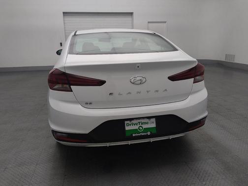 2020 Hyundai ELANTRA SE