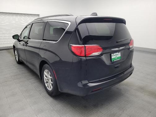 2021 Chrysler Voyager LXI