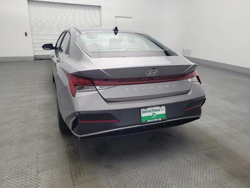 2025 Hyundai ELANTRA SEL