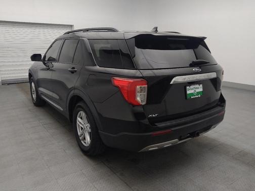 Agate Black Metallic 2022 Ford Explorer XLT