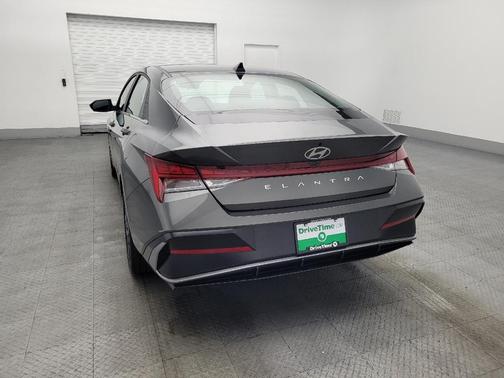 2025 Hyundai ELANTRA SEL