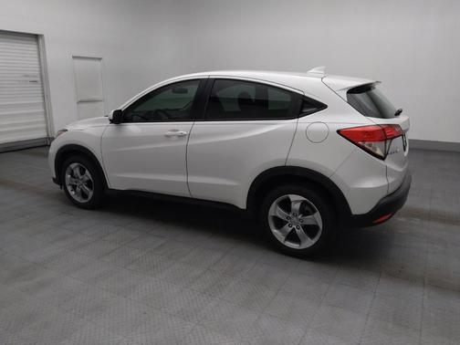 Platinum White Pearl 2021 Honda HR-V LX