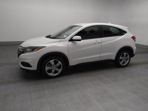 Platinum White Pearl 2021 Honda HR-V LX