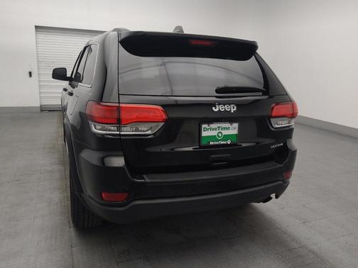 Diamond Black Crystal Pearlcoat 2020 Jeep Grand Cherokee Laredo