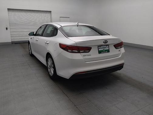 Snow White Pearl 2018 Kia Optima S