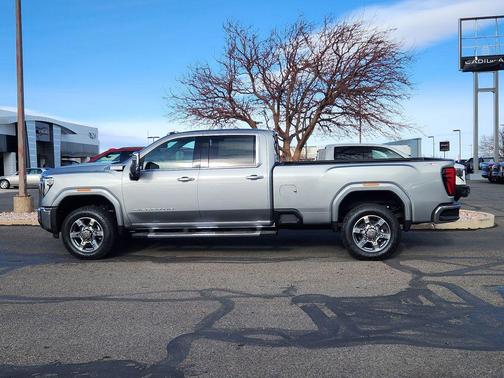 2026 GMC Sierra 3500 SLT