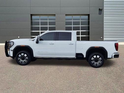 Summit White 2024 GMC Sierra 2500 Denali
