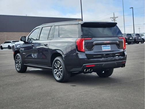 2023 GMC Yukon XL AT4