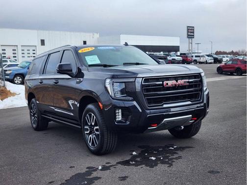 2023 GMC Yukon XL AT4
