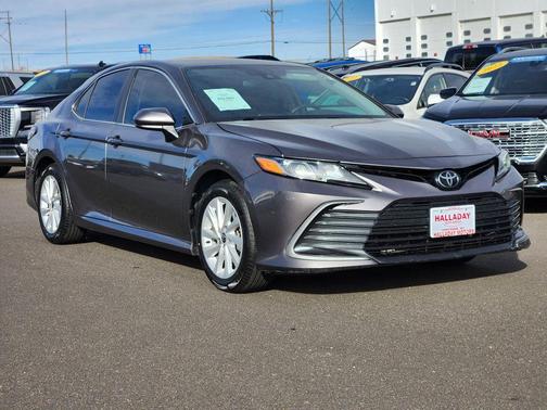 2022 Toyota Camry LE