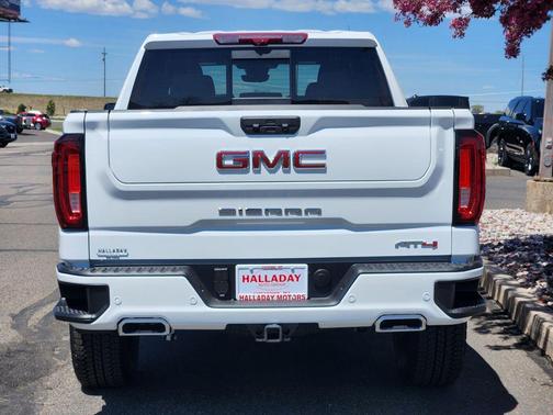 2025 GMC Sierra 1500 AT4