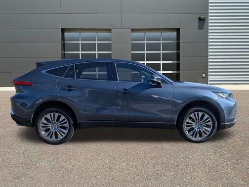 Coastal Gray Metallic 2024 Toyota Venza Limited