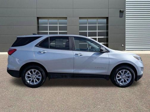 Silver Ice Metallic 2020 Chevrolet Equinox LS