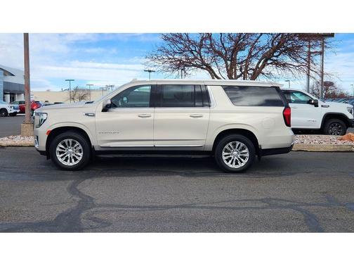 2022 GMC Yukon XL SLT