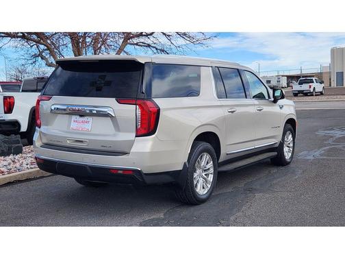 2022 GMC Yukon XL SLT