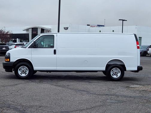 2025 GMC Savana 2500 Work Van