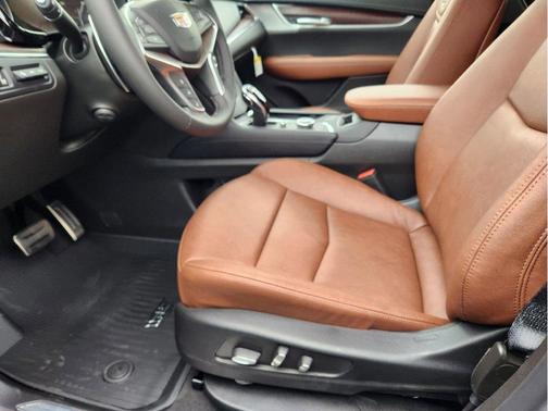 2025 Cadillac XT5 Sport