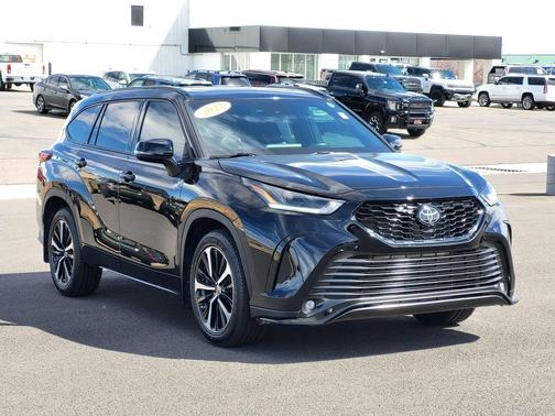 2022 Toyota Highlander XSE