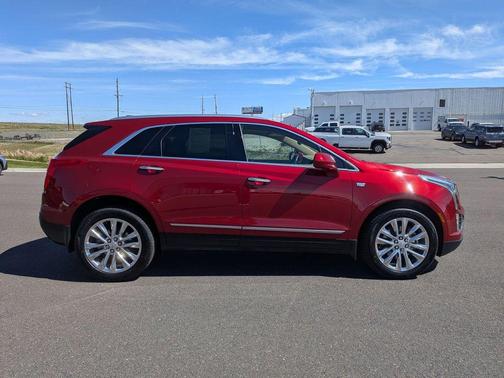 Red Horizon Tintcoat 2019 Cadillac XT5 Platinum