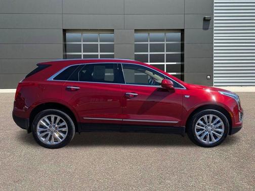 Red Horizon Tintcoat 2019 Cadillac XT5 Platinum