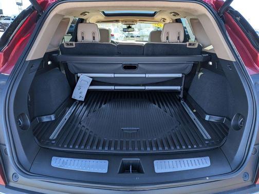 Red Horizon Tintcoat 2019 Cadillac XT5 Platinum